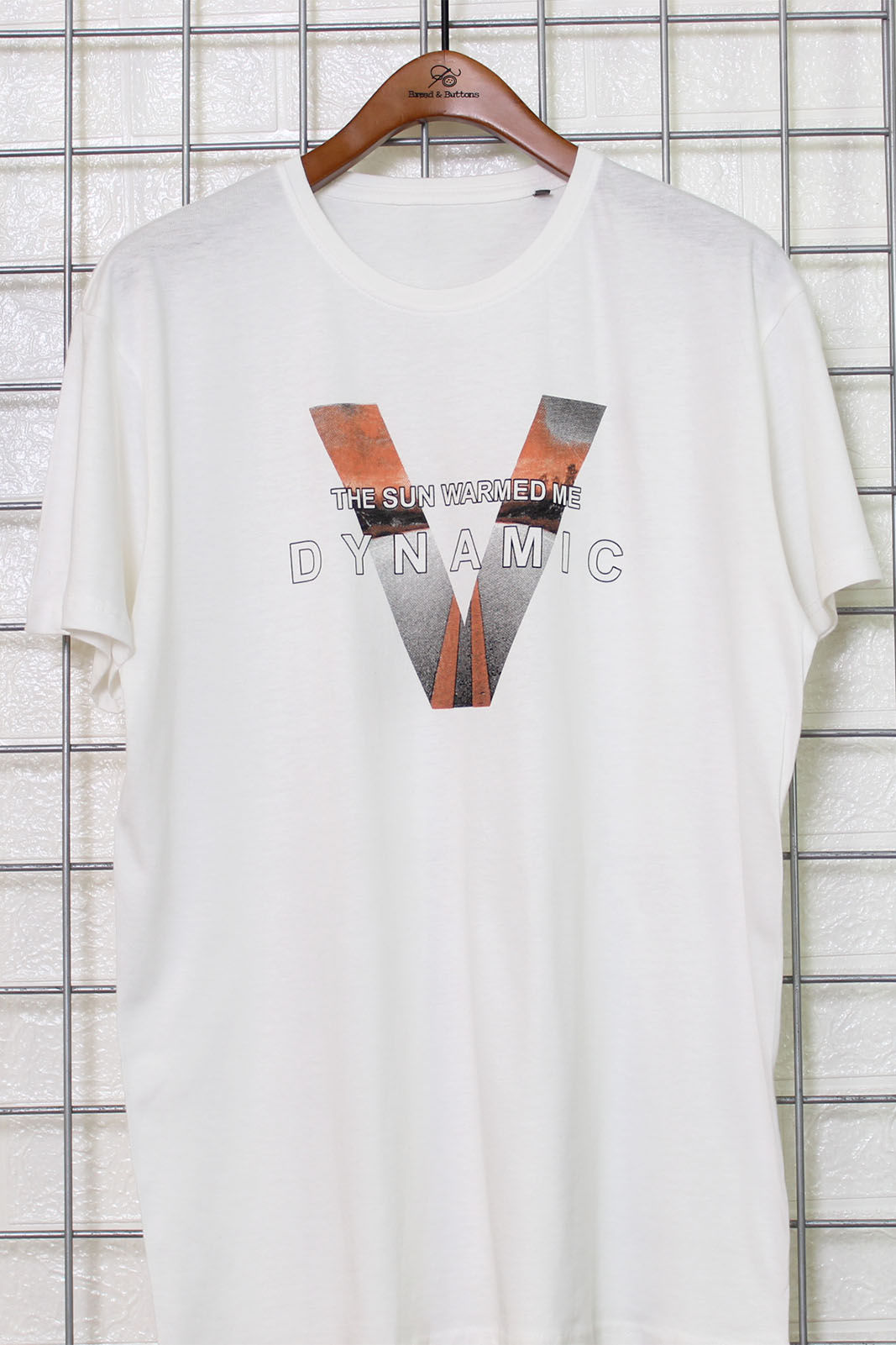T-Shirt Ανδρικό | Μπλουζάκι Λευκό με κοντό μανίκι και στάμπα V | Metropolisfashioncity.gr